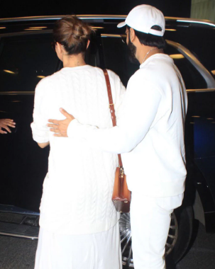 Deepika Padukone and Ranveer Singh make their first appearance in white after their pregnancy announcement